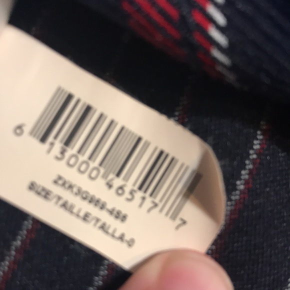 Navy, Red and White striped skirt size 0 with pockets from BCBG generations - Picture 3 of 3